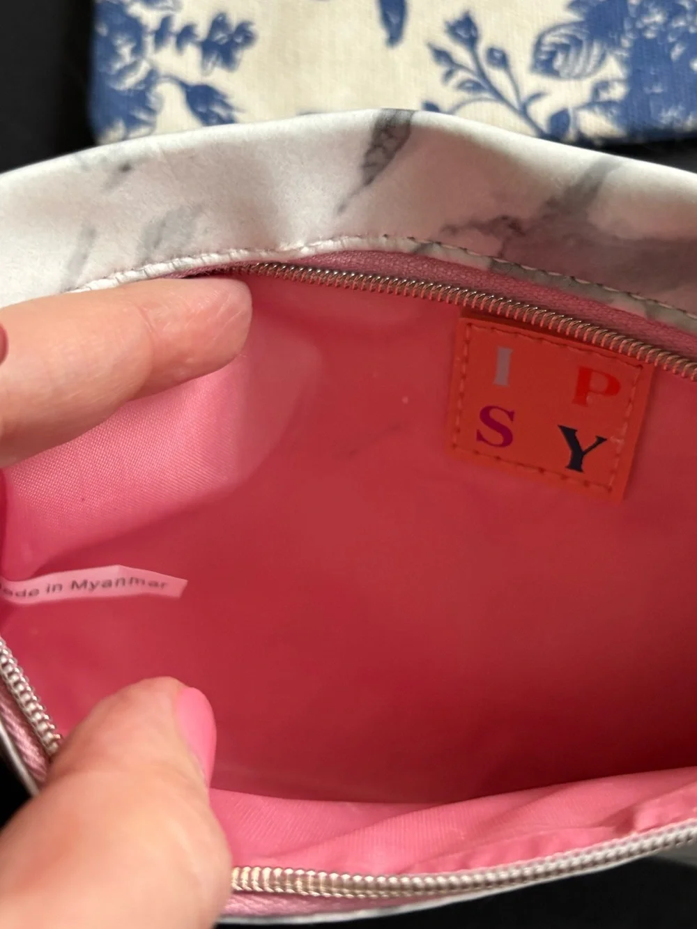 Set of 4 Ipsy zipper pouch bags